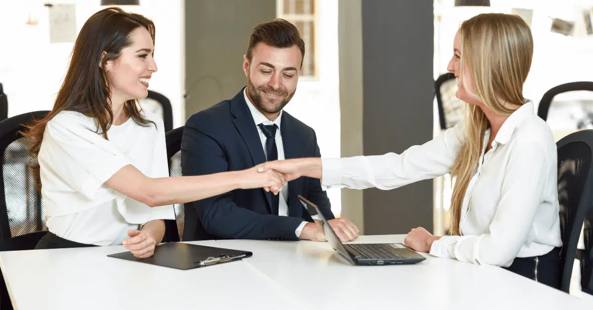 A Guide to Becoming an Insurance Claims Adjuster